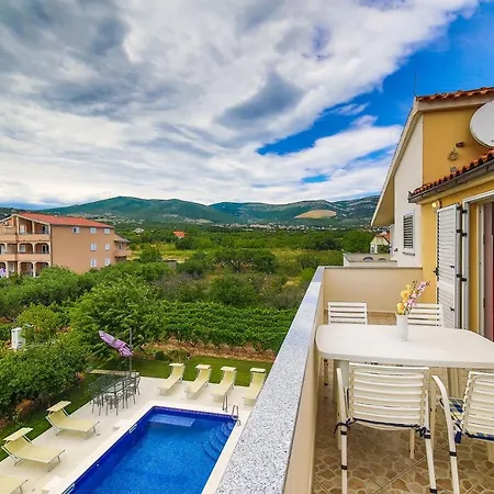Green Poolside Escape Kastela Exterior photo
